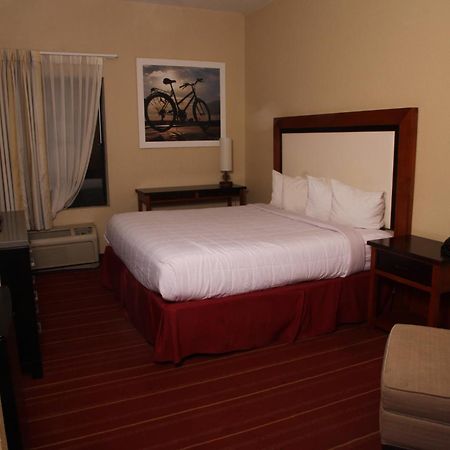 Days Inn By Wyndham Semmes Mobile Eksteriør bilde